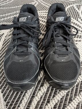 Nike Women’s Black Running Sneakers
